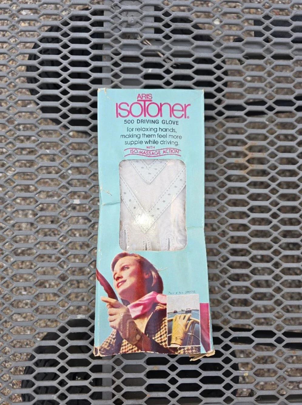 Aris Isotoner White Driving Gloves with Perforated X-Stitch